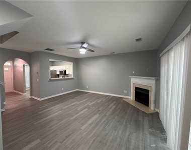 2025 Austin Park Circle - Photo Thumbnail 2