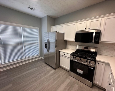2025 Austin Park Circle - Photo Thumbnail 9