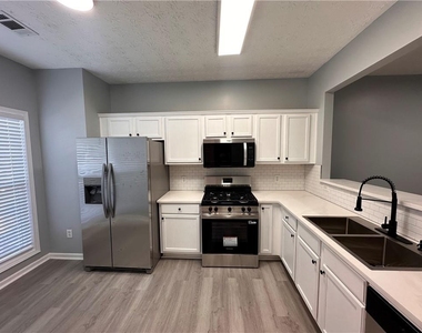 2025 Austin Park Circle - Photo Thumbnail 6