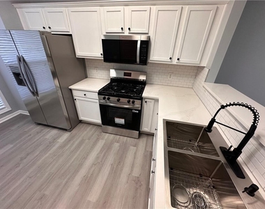 2025 Austin Park Circle - Photo Thumbnail 7