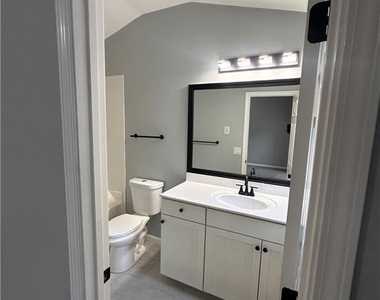 2025 Austin Park Circle - Photo Thumbnail 23