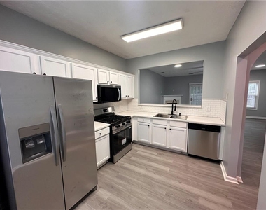 2025 Austin Park Circle - Photo Thumbnail 10