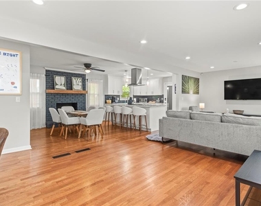262 Church Road Sw - Photo Thumbnail 5