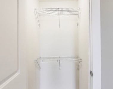 1429 W Grand Avenue - Photo Thumbnail 24