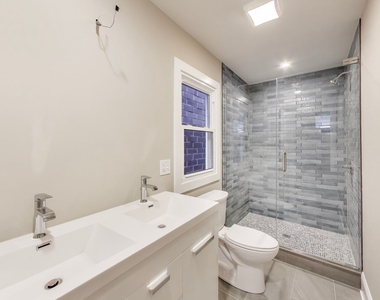 1429 W Grand Avenue - Photo Thumbnail 16