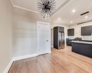 1429 W Grand Avenue - Photo Thumbnail 9