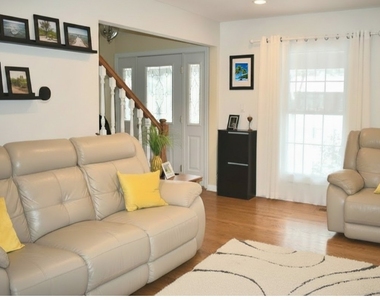 741 Buttonwood Circle - Photo Thumbnail 5