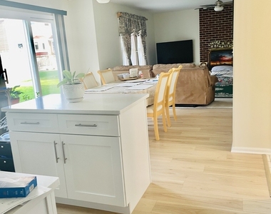 237 Biscayne Street - Photo Thumbnail 6