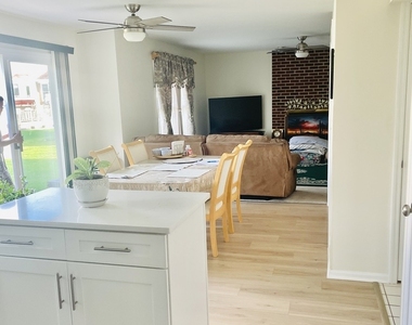 237 Biscayne Street - Photo Thumbnail 9