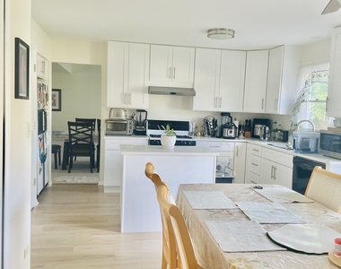 237 Biscayne Street - Photo Thumbnail 8