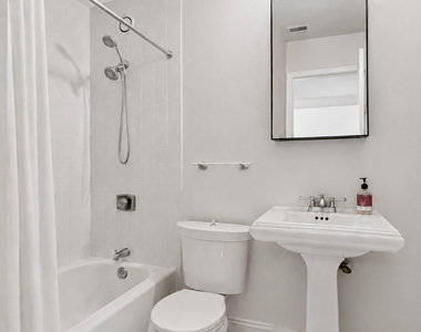 211 E Ohio Street - Photo Thumbnail 8
