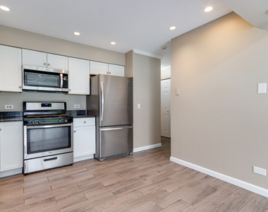 2316 Highland Court - Photo Thumbnail 4