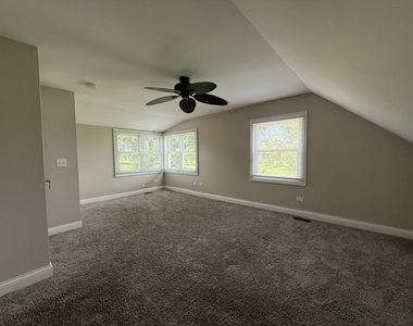 1000 E Touhy Avenue - Photo Thumbnail 13