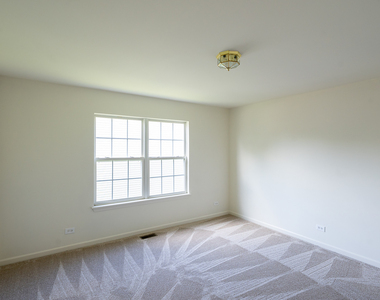 2803 Bluewater Circle - Photo Thumbnail 7