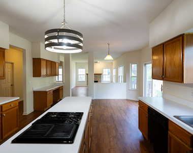 2803 Bluewater Circle - Photo Thumbnail 2