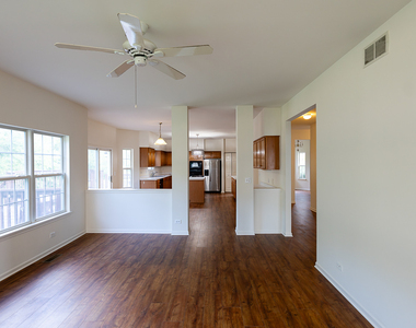 2803 Bluewater Circle - Photo Thumbnail 3