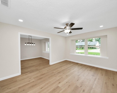 25511 Many Oak Drive - Photo Thumbnail 3