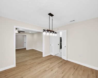 25511 Many Oak Drive - Photo Thumbnail 6