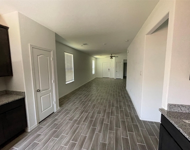 25572 Northpark Palm Drive - Photo Thumbnail 4