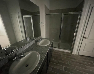 25572 Northpark Palm Drive - Photo Thumbnail 7