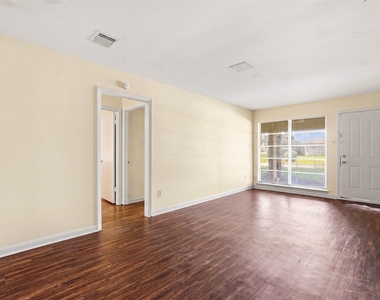 10227 Glenmawr Drive - Photo Thumbnail 7