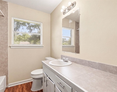 10227 Glenmawr Drive - Photo Thumbnail 14