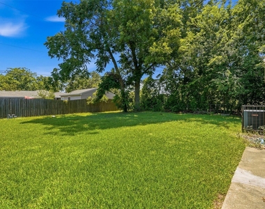 10227 Glenmawr Drive - Photo Thumbnail 25