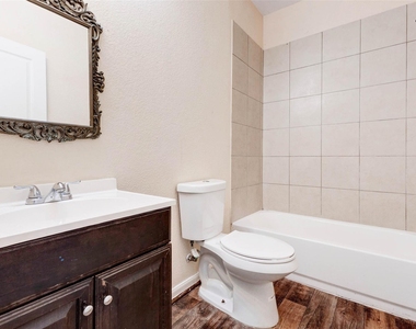8611 Beviamo Street - Photo Thumbnail 12