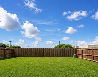 8611 Beviamo Street - Photo Thumbnail 11
