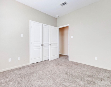 8611 Beviamo Street - Photo Thumbnail 16