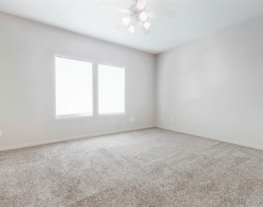 8611 Beviamo Street - Photo Thumbnail 10