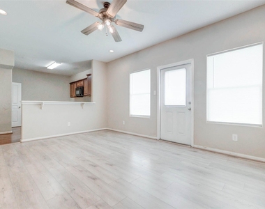8611 Beviamo Street - Photo Thumbnail 4