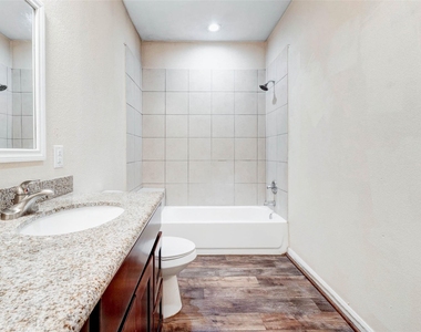 8611 Beviamo Street - Photo Thumbnail 14