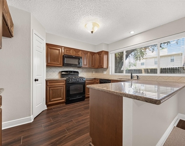 3003 Mast Court - Photo Thumbnail 18
