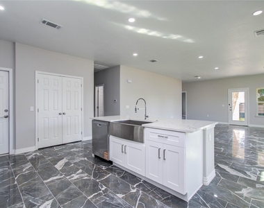898 Road 3556 - Photo Thumbnail 4
