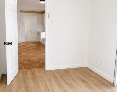 1008 Wright Boulevard - Photo Thumbnail 16
