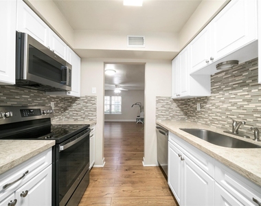 515 Tallowood Road - Photo Thumbnail 10