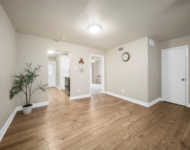 515 Tallowood Road - Photo Thumbnail 14