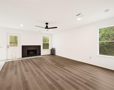 146 S Walden Elms Circle - Photo Thumbnail 4