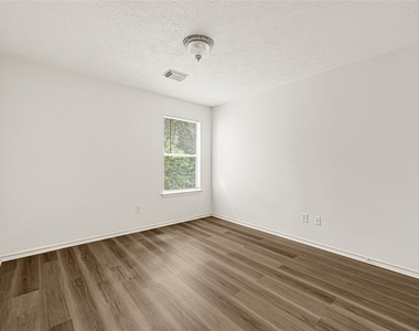 146 S Walden Elms Circle - Photo Thumbnail 16
