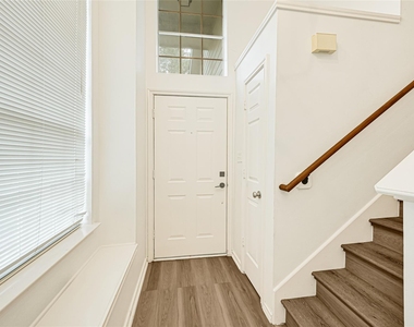 146 S Walden Elms Circle - Photo Thumbnail 3