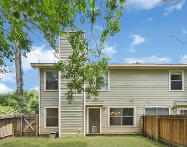 146 S Walden Elms Circle - Photo Thumbnail 24