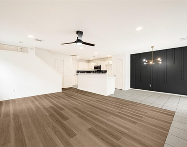 146 S Walden Elms Circle - Photo Thumbnail 5