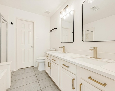 146 S Walden Elms Circle - Photo Thumbnail 21