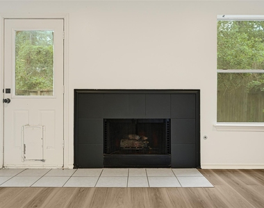 146 S Walden Elms Circle - Photo Thumbnail 8