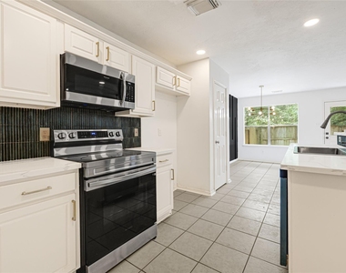 146 S Walden Elms Circle - Photo Thumbnail 10