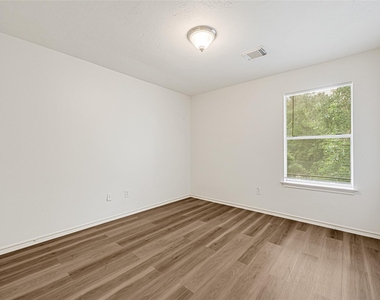 146 S Walden Elms Circle - Photo Thumbnail 15