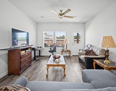 107 Resilient Gale Court - Photo Thumbnail 5