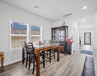 107 Resilient Gale Court - Photo Thumbnail 3