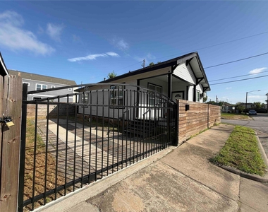 2400 Burkett Street - Photo Thumbnail 2
